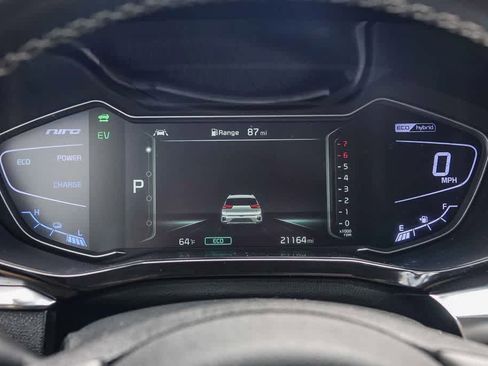 Certified 2022 Kia Niro Touring Special Edition FWD image 23