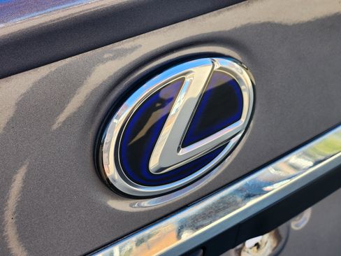 Used 2020 Lexus ES 300h w/ Premium Package image 12