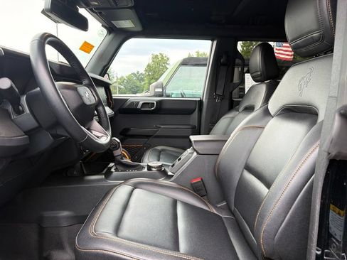 Used 2024 Ford Bronco Badlands AWD/4WD image 9