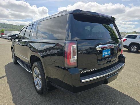 Used 2017 GMC Yukon XL Denali w/ Open Road Package AWD/4WD image 3