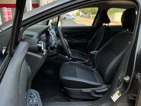 Used 2025 Nissan Versa SV FWD image 10