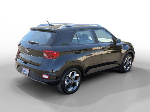 Certified 2026 Hyundai Venue SEL FWD image 5