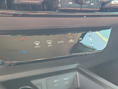 New 2025 Nissan Kicks SR image 29