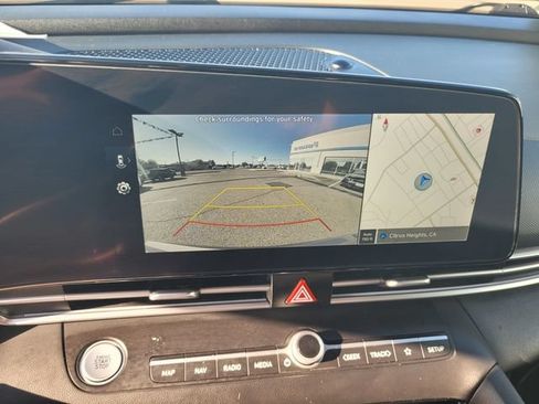 Used 2025 Hyundai Elantra SEL FWD image 22