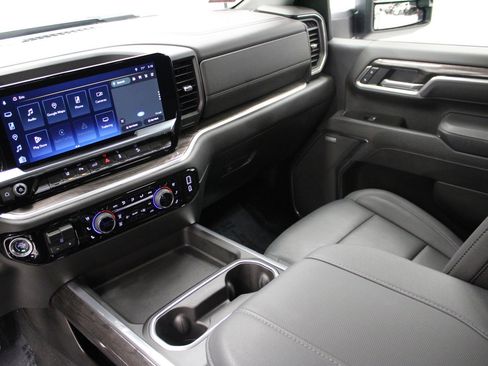 Used 2025 Chevrolet Silverado 2500 LTZ w/ LTZ Premium Package image 24