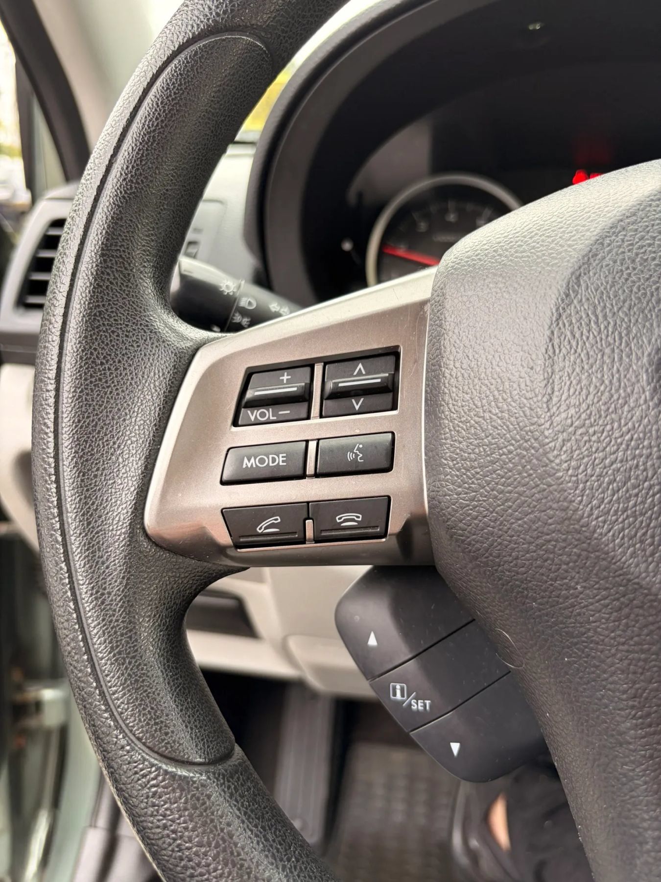 Used 2015 Subaru Forester 2.5i AWD/4WD image 8