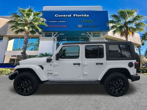 Used 2023 Jeep Wrangler Unlimited Sahara w/ Cold Weather Group AWD/4WD image 8