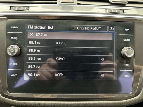 Used 2018 Volkswagen Tiguan SE AWD/4WD image 16