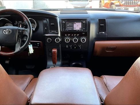Used 2019 Toyota Sequoia Platinum AWD/4WD image 15