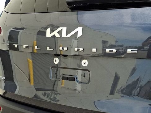 Used 2022 Kia Telluride S FWD image 31