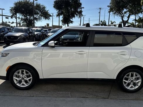 Used 2020 Kia Soul S image 12