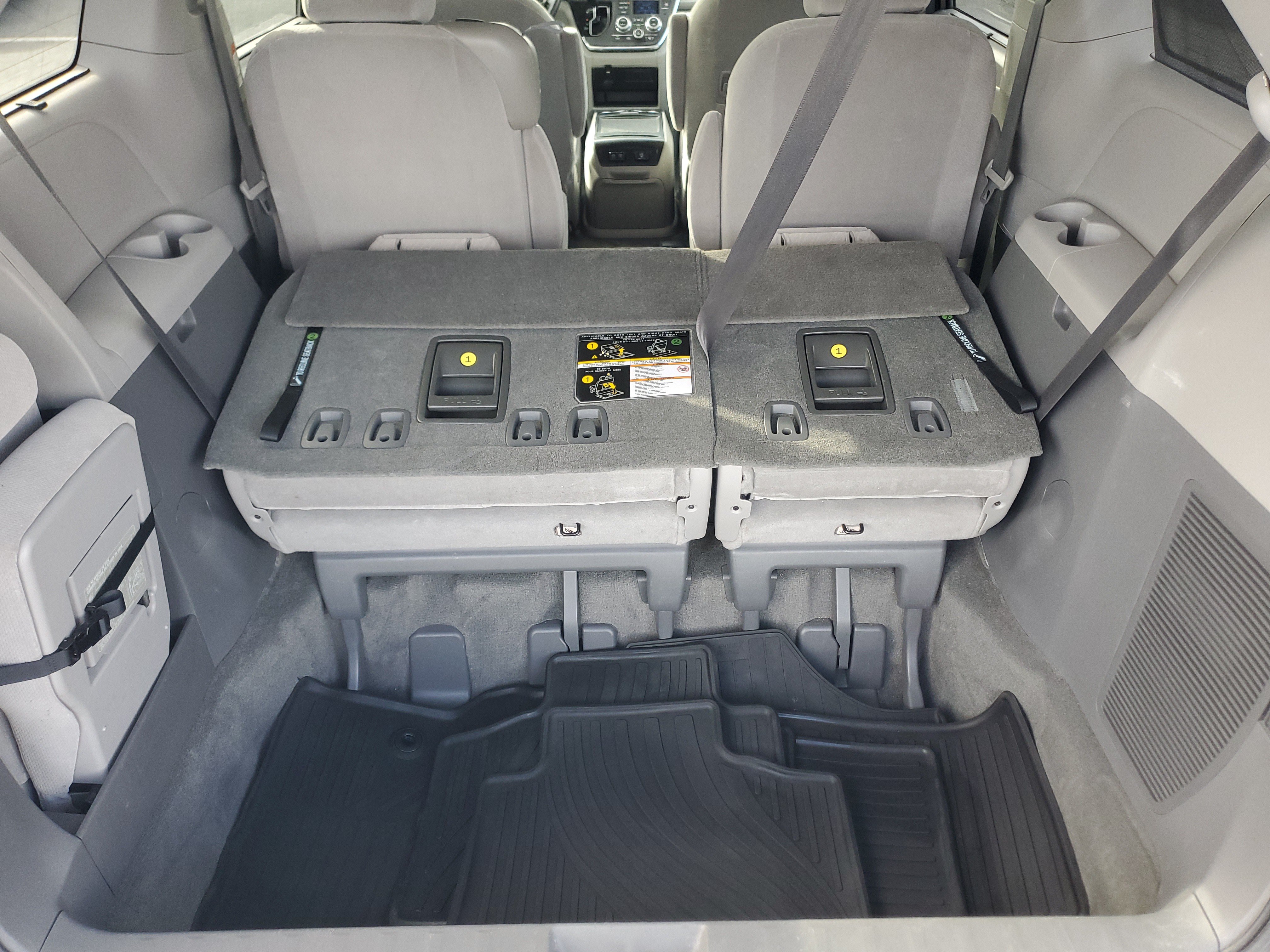 Certified 2019 Toyota Sienna LE FWD image 9