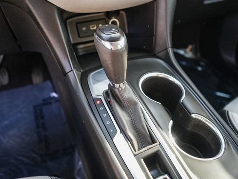 Used 2019 Chevrolet Equinox LS FWD image 19