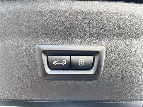 Used 2025 BMW X4 xDrive30i AWD/4WD image 55
