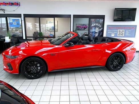 Used 2024 Ford Mustang GT Premium RWD image 3