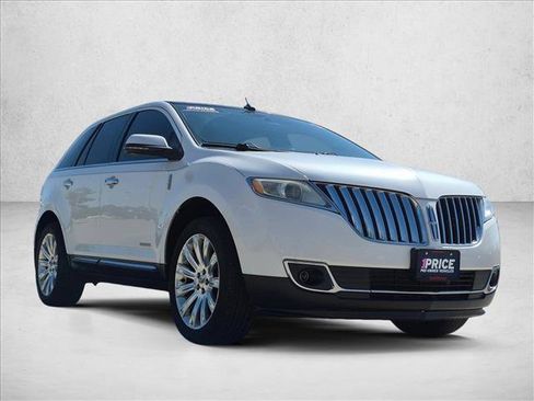 Used 2012 Lincoln MKX AWD image 3