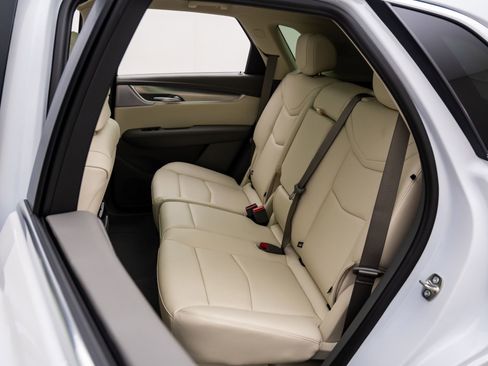 New 2026 Cadillac XT5 Premium Luxury AWD/4WD image 17
