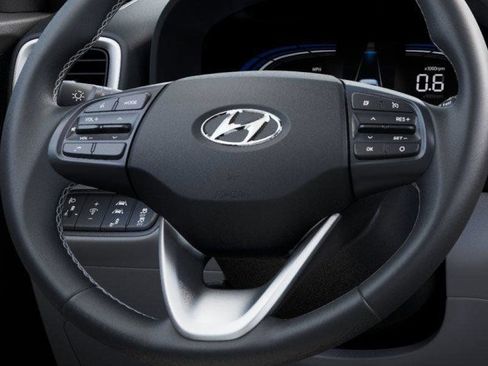 Certified 2025 Hyundai Venue SEL FWD image 17