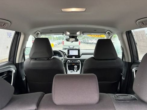 Used 2025 Toyota RAV4 XLE AWD/4WD image 24