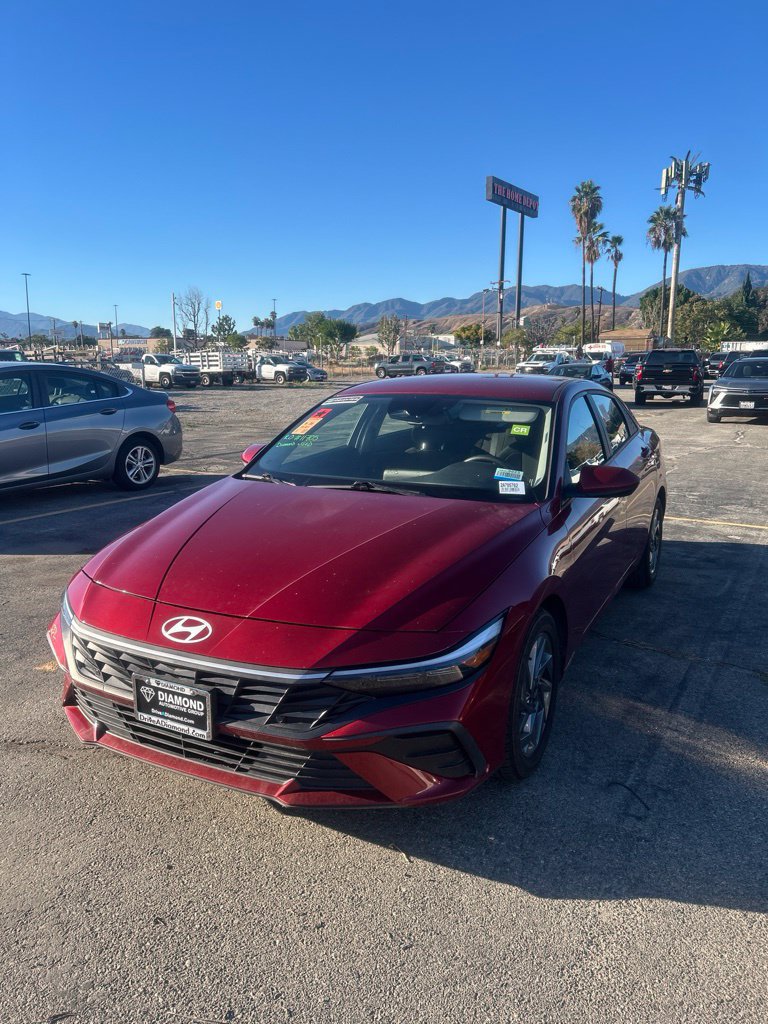 Used 2024 Hyundai Elantra SEL FWD image 1