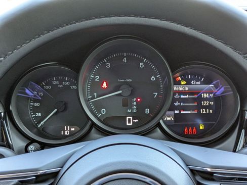 New 2026 Porsche Macan image 16