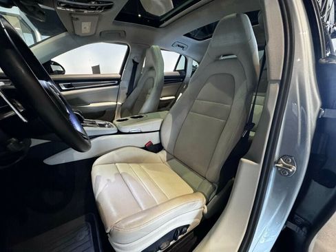 Used 2023 Porsche Panamera image 11