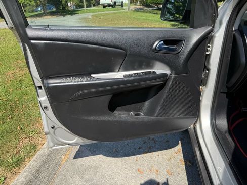Used 2012 Dodge Journey SXT w/ Flexible Seating Group FWD image 14