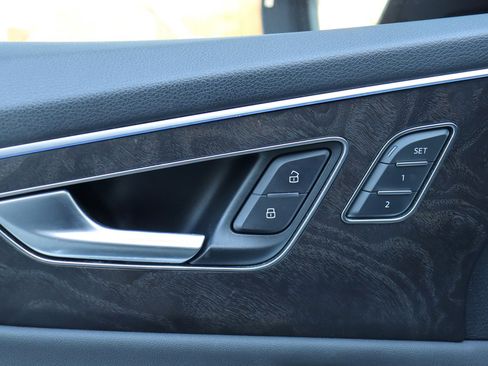 Used 2019 Audi Q8 Premium Plus w/ Premium Plus image 23