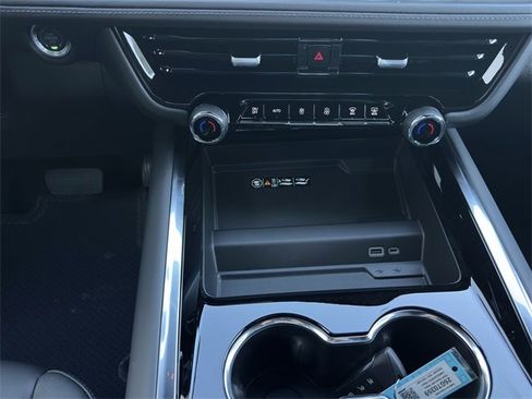 New 2026 Chevrolet Suburban LT image 16