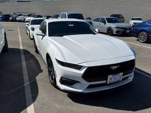 Used 2025 Ford Mustang Coupe image 2