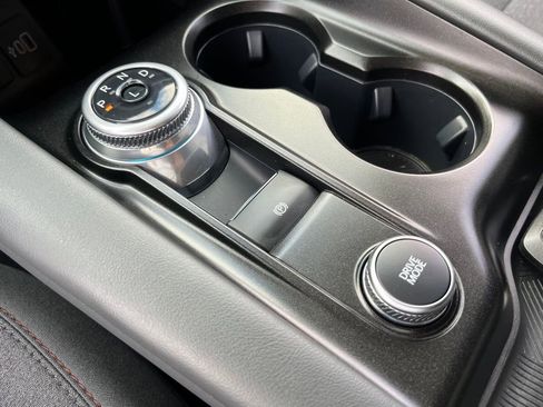 Used 2025 Ford Explorer Active image 32