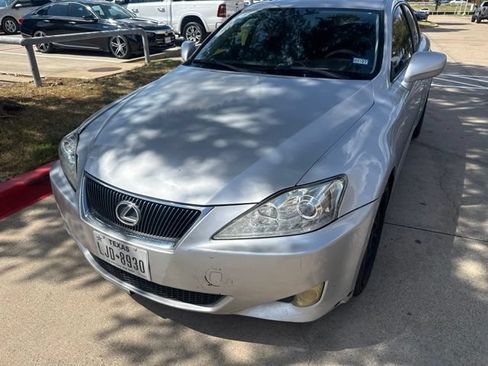 Used 2007 Lexus IS 250 w/ Premium Pkg RWD image 4