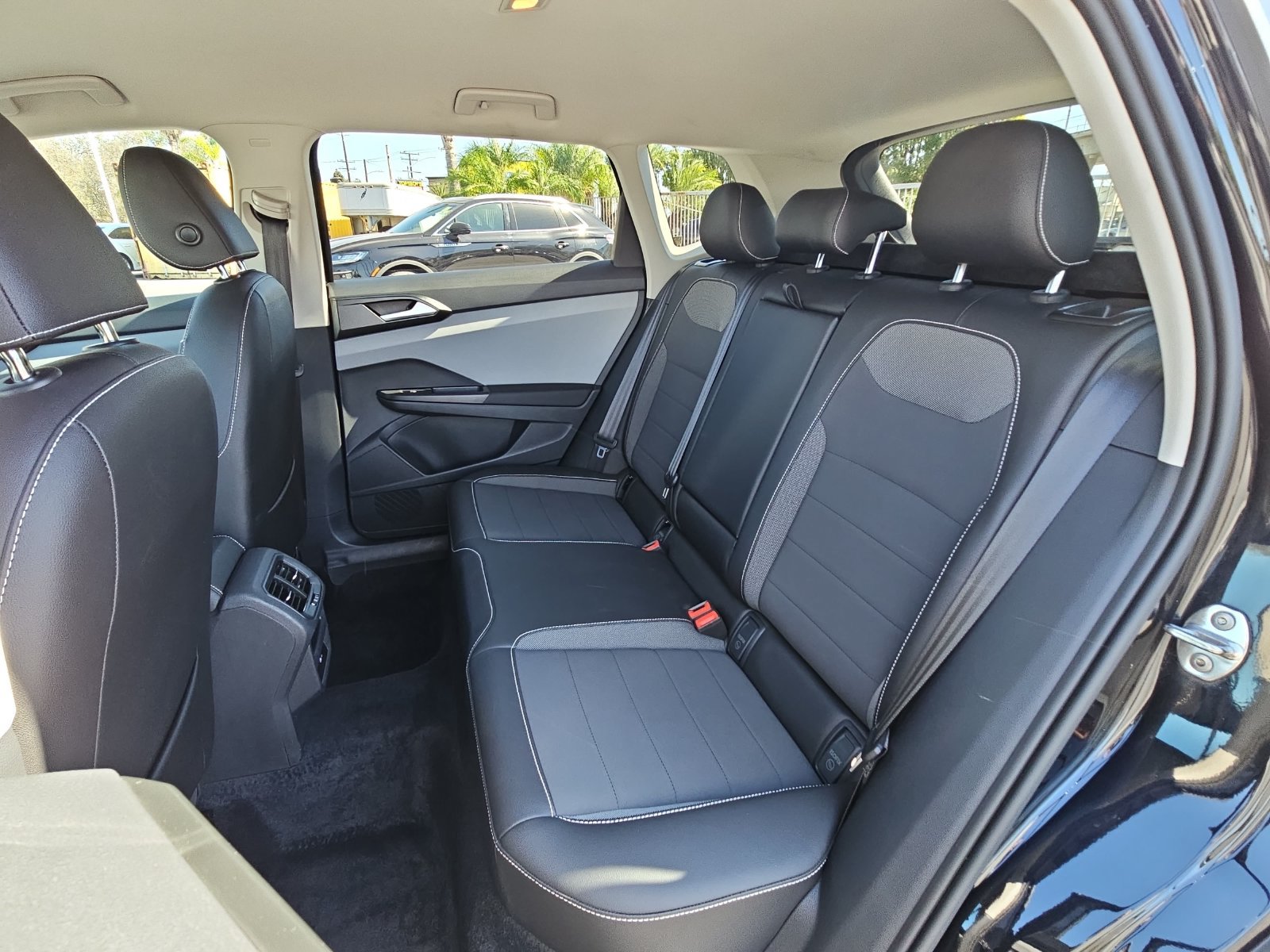 Used 2023 Volkswagen Taos SE FWD image 13