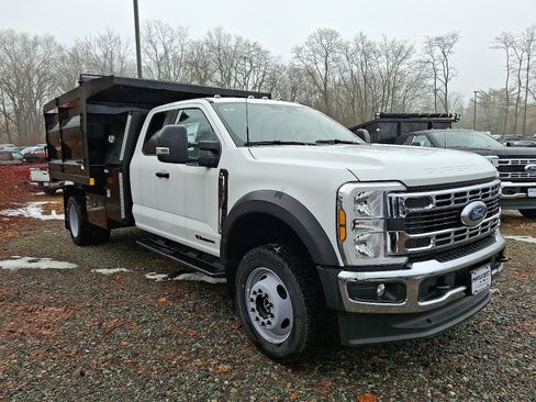 New 2025 Ford F550 4x4 SuperCab Super Duty image 2
