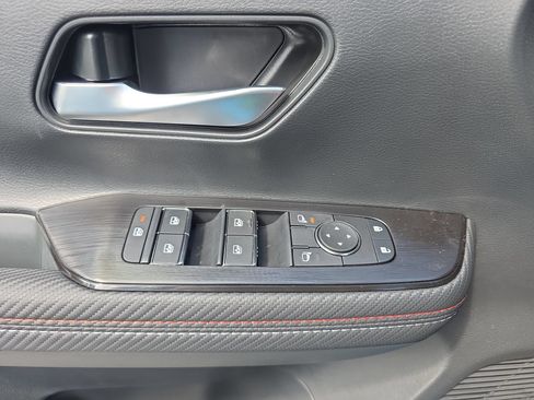 New 2026 Nissan Kicks SR w/ Cold Weather Package FWD image 27