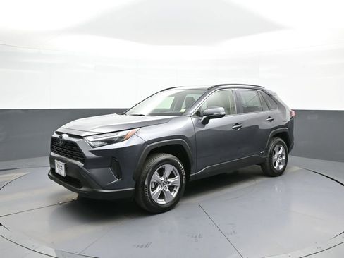 Certified 2025 Toyota RAV4 XLE w/ Convenience Package AWD/4WD image 10