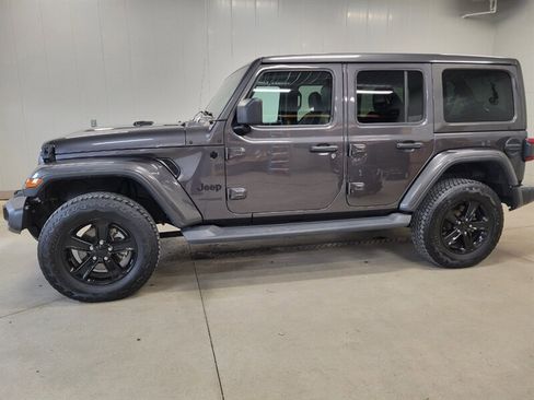 Used 2021 Jeep Wrangler Unlimited Sahara AWD/4WD image 3