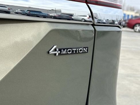 Certified 2025 Volkswagen Atlas SEL AWD/4WD image 4