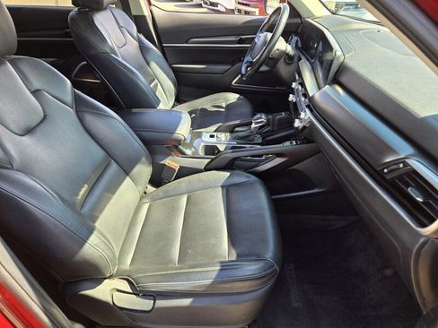 Certified 2023 Kia Telluride S w/ S Sunroof Package AWD/4WD image 17