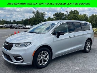 Used 2024 Chrysler Pacifica Limited w/ Trailer Tow Group