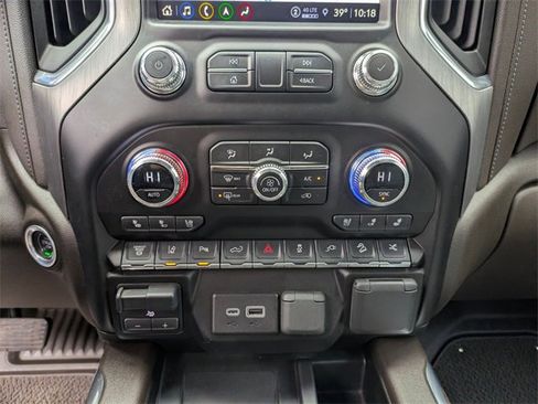 Used 2023 GMC Sierra 3500 Denali w/ Denali Black Diamond Edition image 28