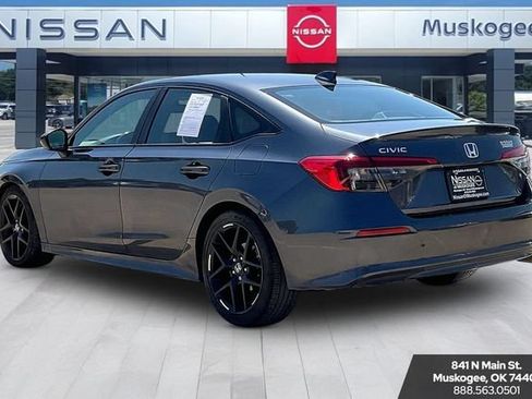 Used 2023 Honda Civic Sport image 4
