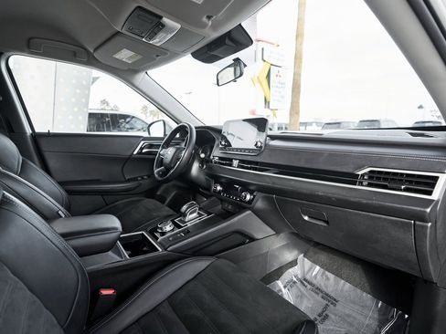 Used 2024 Mitsubishi Outlander SE image 25