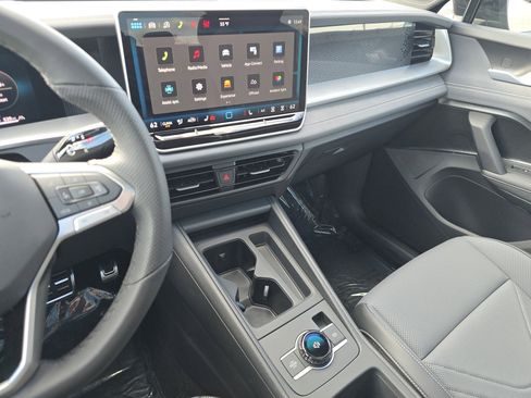 New 2026 Volkswagen Tiguan SE R-Line image 23