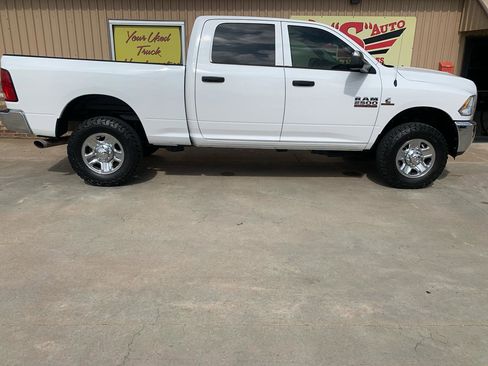 Used 2018 RAM 2500 Tradesman w/ Chrome Appearance Group AWD/4WD image 6