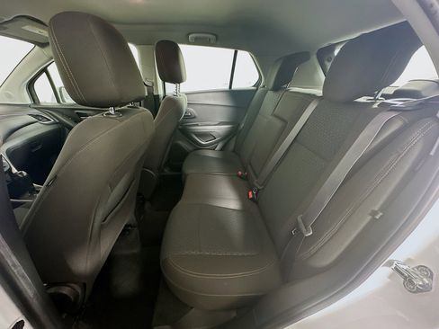 Used 2018 Chevrolet Trax LS image 25