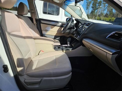 Used 2018 Subaru Outback 2.5i Premium image 6
