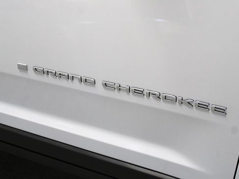 New 2026 Jeep Grand Cherokee L Limited w/ MOPAR Finishing Package AWD/4WD image 43