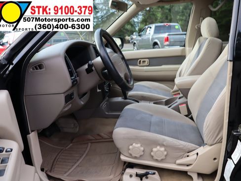 Used 2001 Nissan Pathfinder SE image 12
