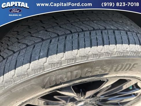 Used 2023 Cadillac Escalade Premium Luxury AWD/4WD image 14